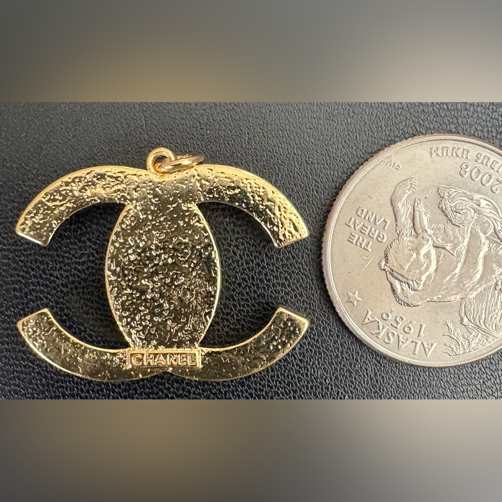 Gorgeous Chanel Gold Finish Crystal Zipper Pull! - Picture 5 of 6